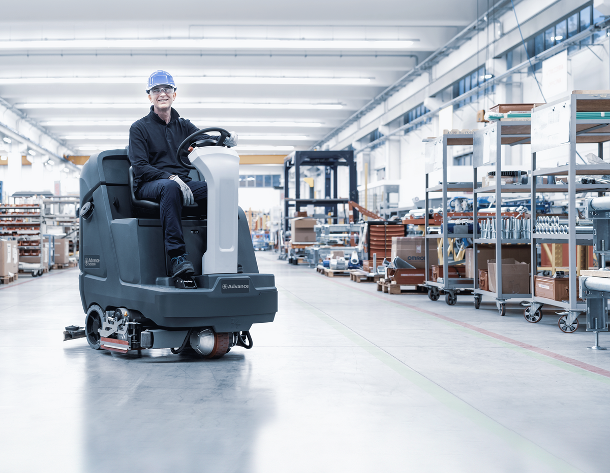 Advance Demo Unit Advance SC5000  Ride On Floor Sweeper Scrubber  32"  37 Gallon  Cylindrical  Battery 5 Hours