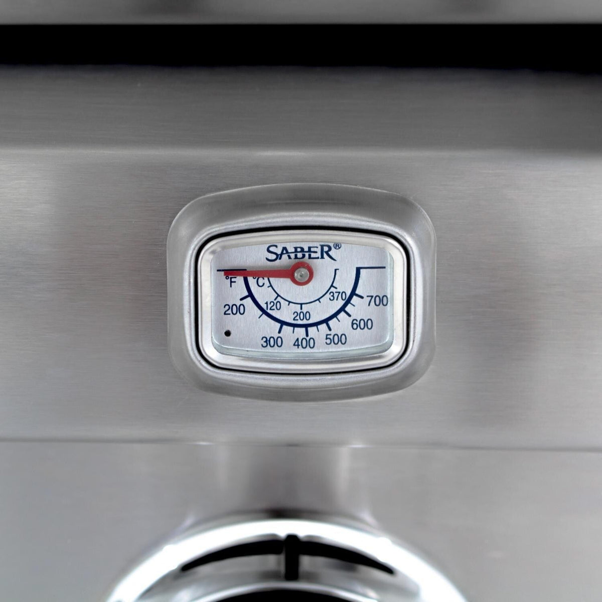 Saber Grills: 670 Series 4-Burner Cart Grill (LP) - R67CC1117
