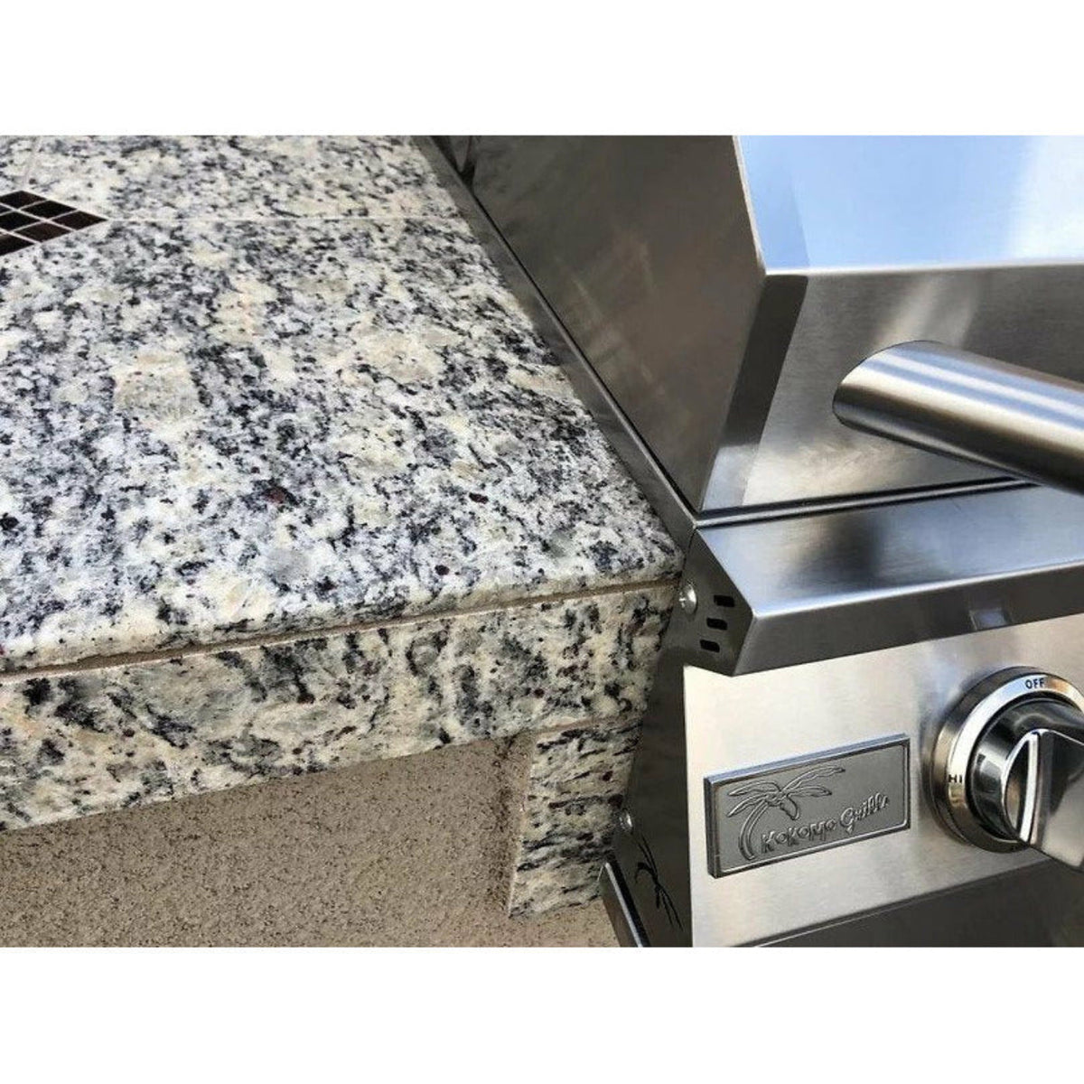 KOKOMO The 5' Maldives BBQ Island with Built In 4 Burner BBQ Grill and Access Door - MALDIVES