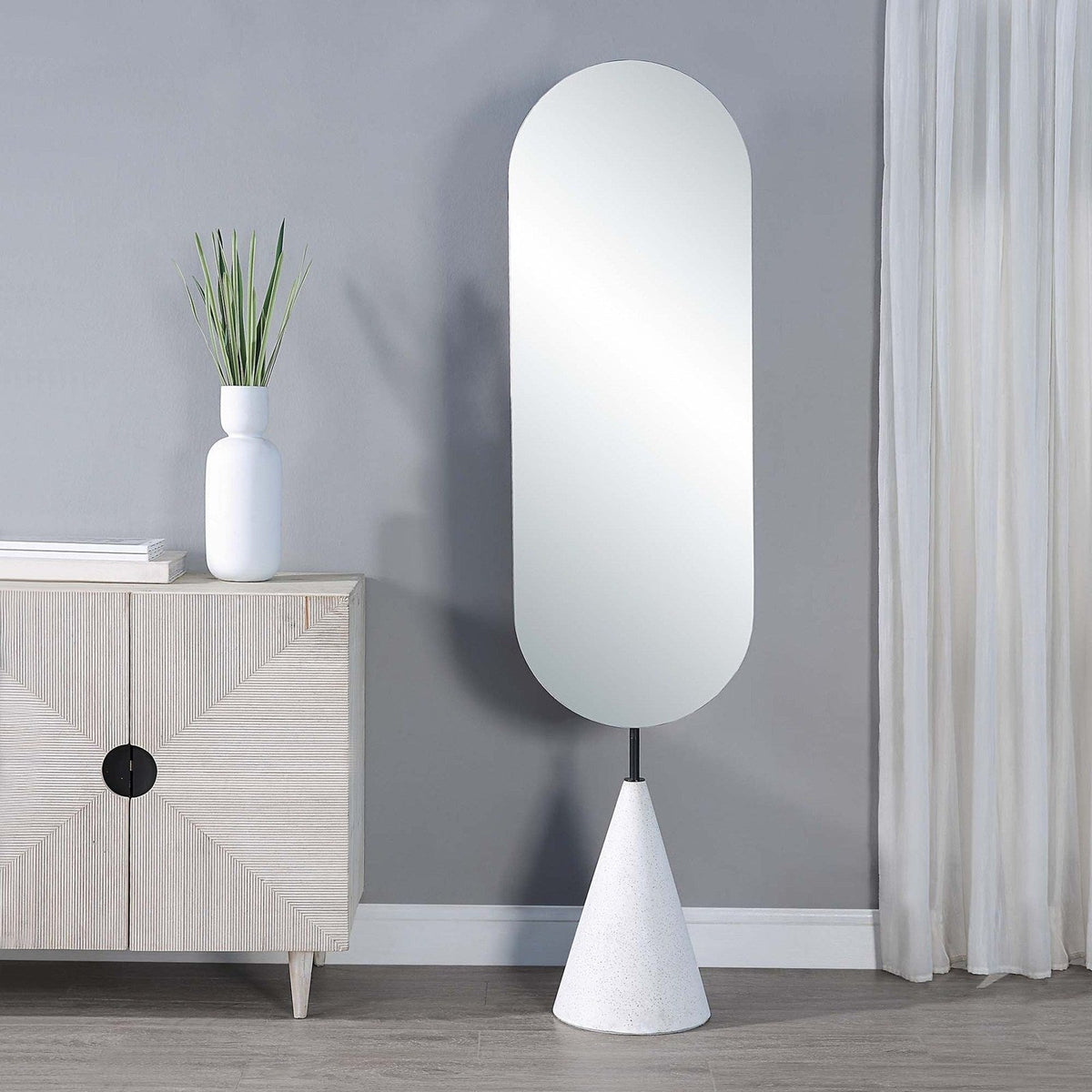 RenWil Vawn Oval Mirror NDD23M010 - MT2518